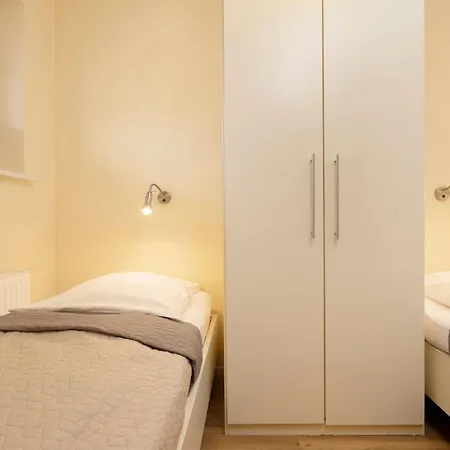 Schuetzenweg 6 2 דירה